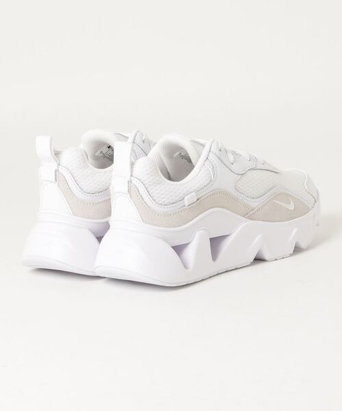 NIKE（ナイキ）の「NIKE ナイキ W RYZ 365 II WCU4874 100WHT/WHT（スニーカー・レディース・ホワイト系その他・25.0cm/23.0cm/26.0cm/24.0cm/25.5cm/23.5cm/22.0cm/22.5cm/24.5cm）」の4枚目の写真