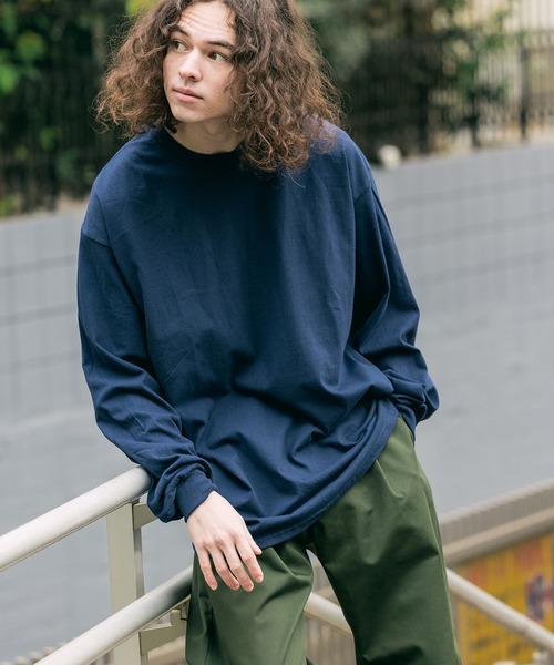 GILDAN（ギルダン）の「Gildan / ギルダン ドロップショルダー ビッグシルエット 無地 長袖Tシャツ（Tシャツ/カットソー・メンズ・グレー/チャコール/オリーブ/オレンジ/ホワイト/ライトブルー/ブラック/ダークブラウン/ネイビー/イエロー・XL/2XL/M/L/S/3XL）」の8枚目の写真