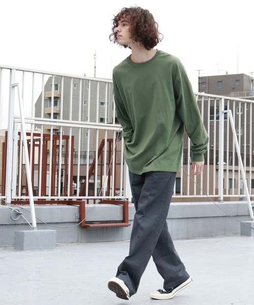 GILDAN（ギルダン）の「Gildan / ギルダン ドロップショルダー ビッグシルエット 無地 長袖Tシャツ（Tシャツ/カットソー・メンズ・グレー/チャコール/オリーブ/オレンジ/ホワイト/ライトブルー/ブラック/ダークブラウン/ネイビー/イエロー・XL/2XL/M/L/S/3XL）」の14枚目の写真