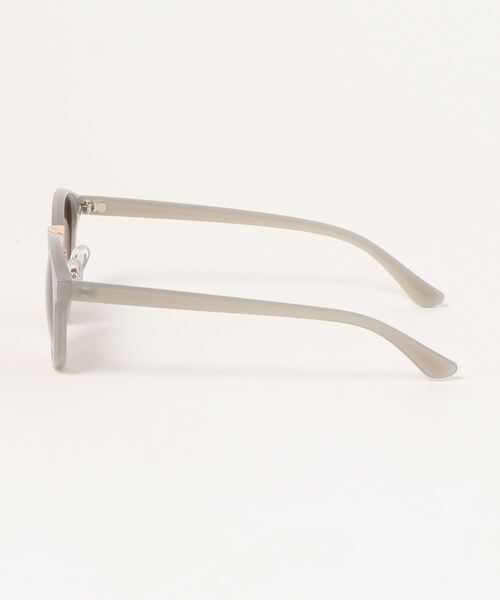 DONOBAN（ドノバン）の「【UVカット率 99％以上】 スモークレンズサングラス（サングラス・レディース・チャコールグレー/グレー系その他/モカ・ONESIZE）」の4枚目の写真