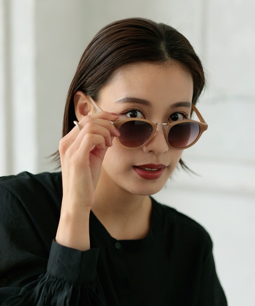 DONOBAN（ドノバン）の「【UVカット率 99％以上】 スモークレンズサングラス（サングラス・レディース・チャコールグレー/グレー系その他/モカ・ONESIZE）」の9枚目の写真