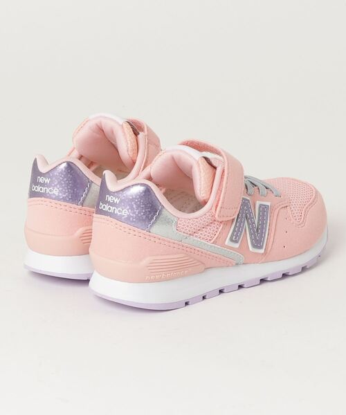 NEW BALANCE（ニューバランス）の「YV996（スニーカー・キッズ・ピンク/パープル・18.0cm/23.0cm/21.0cm/18.5cm/19.5cm/17.5cm/22.0cm/21.5cm/23.5cm/20.0cm/19.0cm/24.0cm/20.5cm/22.5cm/17.0cm）」の4枚目の写真