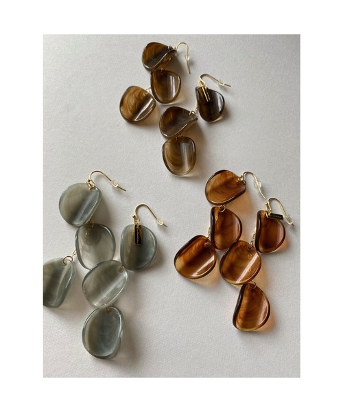 tone(トーン)の「【Chesara】アクリルカーブピアス(MA)(ピアス(両耳用)・レディース・ブラウン/グレー/その他・FREE)」の2枚目の写真
