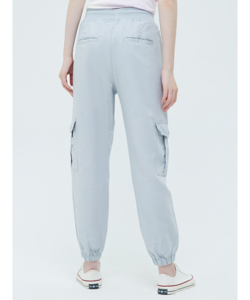 GAP（ギャップ）の「リネン混ジョガーパンツ（カーゴパンツ・レディース・ホワイト/ブラック/ベージュ/ライトブルー・M/S/XXS/XS/XL/L）」の6枚目の写真