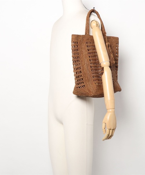 MAISON N.H PARIS（メゾンエヌアッシュパリ）の「【MAISON N.H PARIS(メゾン・エヌ・アッシュ・パリ)】ラフィアトート（トートバッグ・レディース・ブラック/ブラウン・FREE）」の21枚目の写真