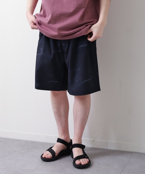 ZIP FIVE(ジップファイブ)の「【ZIP FIVE】ポリ スーパーリラックスストレッチ 総柄プリントイージーショートパンツ(その他パンツ・メンズ・ホワイト系2/ベージュ系/ゼブラ/ネイビー系/ブラック系/ホワイト系1/ネイビー系2/グリーン系/レオパード/ホワイト系3/ネイビー系1/ホワイト系・LARGE/MEDIUM/X-LARGE)」の9枚目の写真