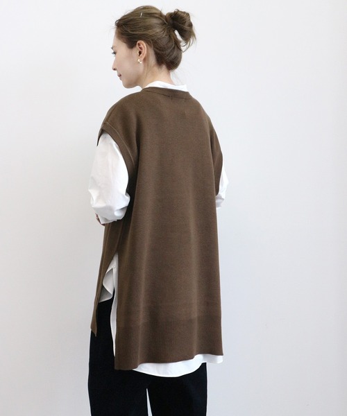 AMERICAN HOLIC（アメリカンホリック）の「クルーネックサイドスリットニットベスト（ニット/セーター・レディース・ブラック/ブラウン/ライトベージュ・FREE）」の19枚目の写真