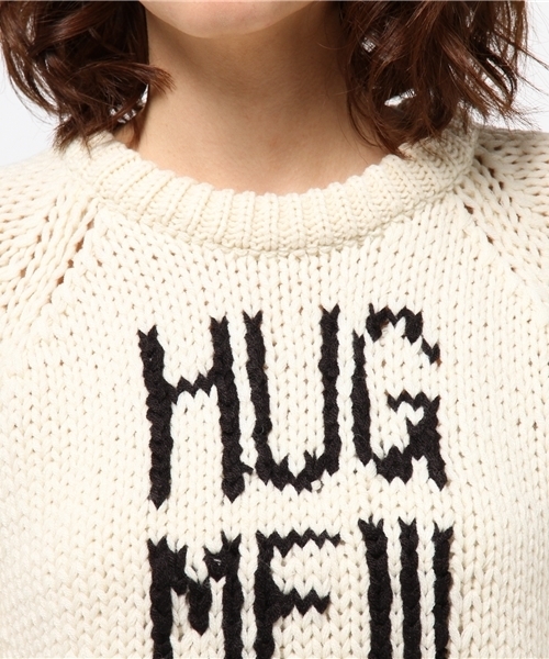 Ray BEAMS（レイビームス）の「Ray BEAMS / "HUG ME!!!" ロゴ クルーネックニット（ニット/セーター・レディース・オフホワイト/チャコールグレー・ONE SIZE）」の10枚目の写真