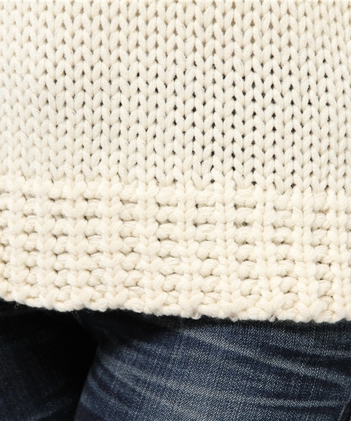 Ray BEAMS（レイビームス）の「Ray BEAMS / "HUG ME!!!" ロゴ クルーネックニット（ニット/セーター・レディース・オフホワイト/チャコールグレー・ONE SIZE）」の3枚目の写真