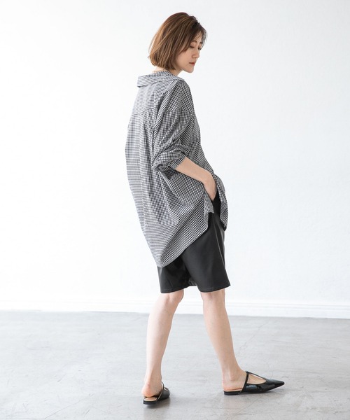 A part by（アパートバイ）の「フェイクレザーハーフパンツ 958046（その他パンツ・レディース・ブラック/グリーン系その他6・MEDIUM/LARGE）」の4枚目の写真