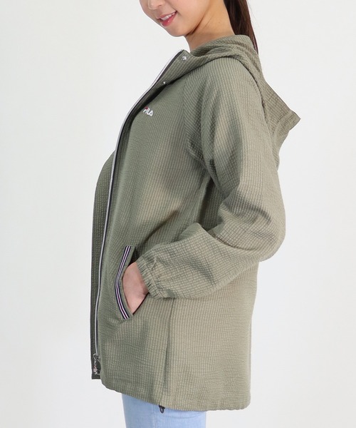 FILA(フィラ)の「【FILA/フィラ】UV スタイリッシュ マウンテンパーカー(マウンテンパーカー・レディース・ライトグレー/ブラック/ライトカーキ/ネイビー・LL/M/3L/S/L)」の15枚目の写真