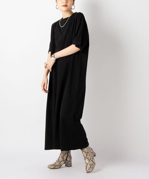 NOLLEY’S(ノーリーズ)の「バックMARTIGUES Tシャツワンピース(ワンピース・レディース・ブラック/グレイッシュベージュ・FREE)」の1枚目の写真
