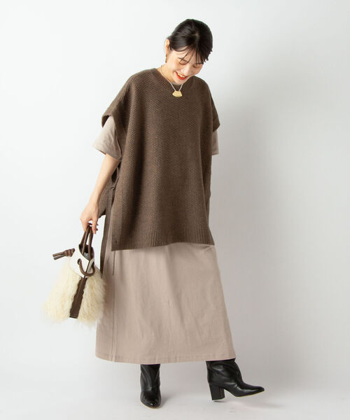 NOLLEY’S(ノーリーズ)の「バックMARTIGUES Tシャツワンピース(ワンピース・レディース・ブラック/グレイッシュベージュ・FREE)」の5枚目の写真