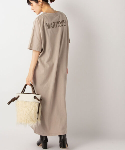 NOLLEY’S(ノーリーズ)の「バックMARTIGUES Tシャツワンピース(ワンピース・レディース・ブラック/グレイッシュベージュ・FREE)」の13枚目の写真