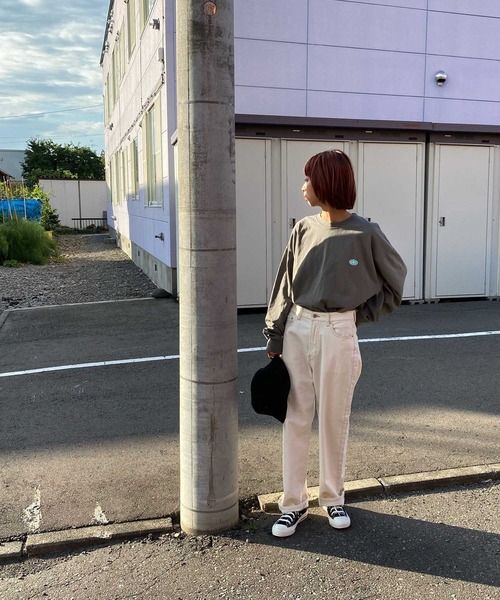 CHIKABA（チカバ）の「【CHIKABA SAUNA CLUB 】 オーバーサイズ ロングTシャツ（Tシャツ/カットソー・レディース・ホワイト/ブラック/チャコール/ホワイト系/ホワイト系1/ホワイト系2/ブラック系1/グレー系・MEDIUM/LARGE）」の18枚目の写真