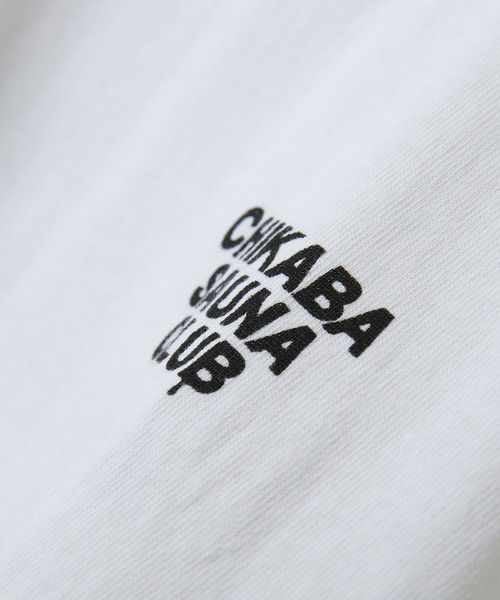CHIKABA（チカバ）の「【CHIKABA SAUNA CLUB 】 オーバーサイズ ロングTシャツ（Tシャツ/カットソー・レディース・ホワイト/ブラック/チャコール/ホワイト系/ホワイト系1/ホワイト系2/ブラック系1/グレー系・MEDIUM/LARGE）」の16枚目の写真
