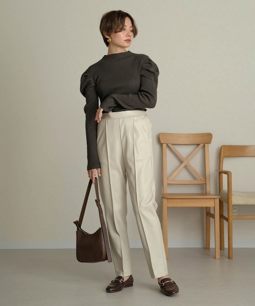 Bab（バブ）の「【WEB限定】パワーショルダーリブニットプルオーバー（ニット/セーター・レディース・ブラック/ダークグリーン/ブラウン/杢グレー/グリーン/アイボリー/パープル・FREE）」の16枚目の写真