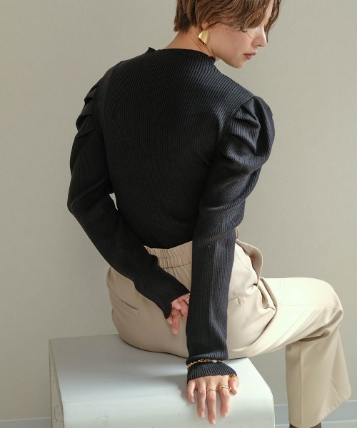 Bab（バブ）の「【WEB限定】パワーショルダーリブニットプルオーバー（ニット/セーター・レディース・ブラック/ダークグリーン/ブラウン/杢グレー/グリーン/アイボリー/パープル・FREE）」の17枚目の写真