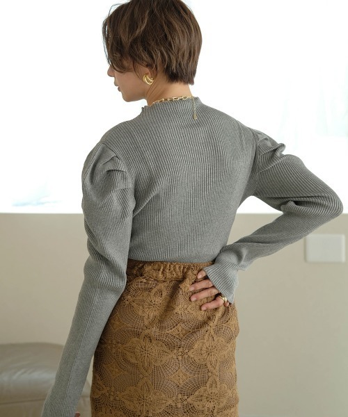 Bab（バブ）の「【WEB限定】パワーショルダーリブニットプルオーバー（ニット/セーター・レディース・ブラック/ダークグリーン/ブラウン/杢グレー/グリーン/アイボリー/パープル・FREE）」の18枚目の写真