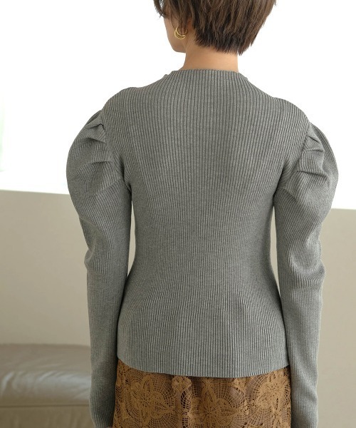 Bab（バブ）の「【WEB限定】パワーショルダーリブニットプルオーバー（ニット/セーター・レディース・ブラック/ダークグリーン/ブラウン/杢グレー/グリーン/アイボリー/パープル・FREE）」の15枚目の写真