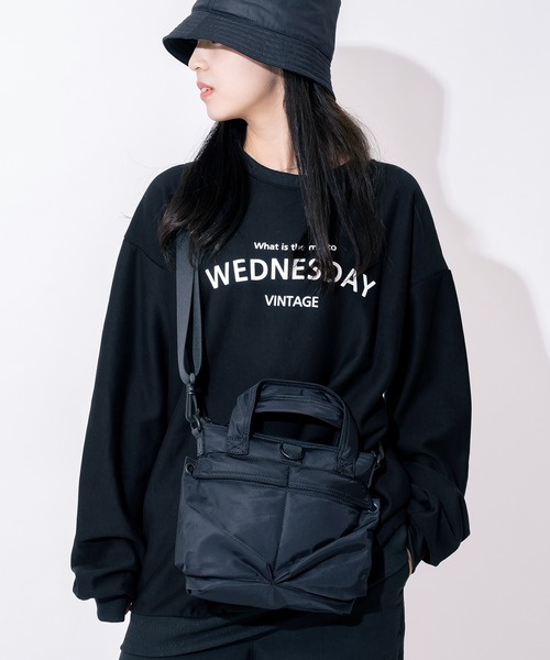 DEVICE+(デバイスプラス)の「抗菌 抗ウイルス DEVICE+ ナイロン ミニ ヘルメットバッグ(ショルダーバッグ・レディース・ブラック・FREE)」の2枚目の写真