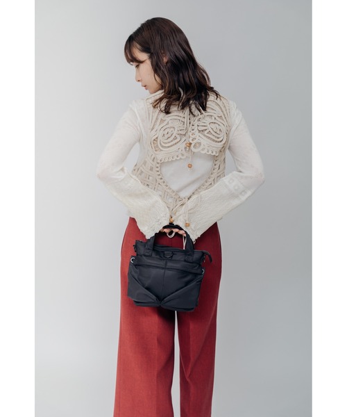 DEVICE+(デバイスプラス)の「抗菌 抗ウイルス DEVICE+ ナイロン ミニ ヘルメットバッグ(ショルダーバッグ・レディース・ブラック・FREE)」の8枚目の写真