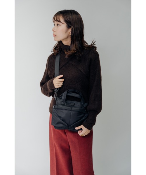 DEVICE+(デバイスプラス)の「抗菌 抗ウイルス DEVICE+ ナイロン ミニ ヘルメットバッグ(ショルダーバッグ・レディース・ブラック・FREE)」の6枚目の写真