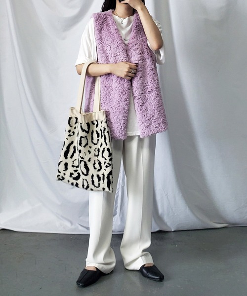 me+em select(ミームセレクト)の「※※【ミニバッグSET】フェイクファーベスト << 新色追加! >>(ベスト・レディース・ブラック/パープル/アイボリー/ブラウン/グレー/ベージュ/ライトグレー/ダークブラウン/ライトピンク/ライトグリーン/イエロー/モカ/ブルー・FREE)」の22枚目の写真