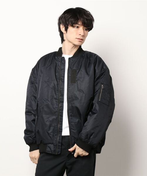 CORISCO(コリスコ)の「ナイロンツイル中綿BIGMA-1(M1)(MA-1・メンズ・ブラック/オリーブ・MEDIUM/LARGE)」の2枚目の写真