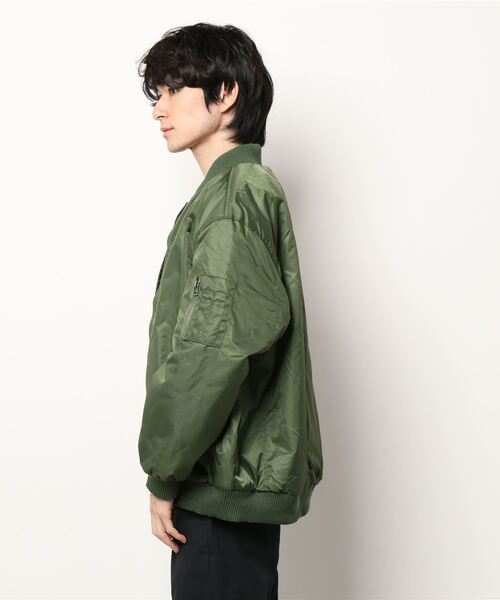 CORISCO(コリスコ)の「ナイロンツイル中綿BIGMA-1(M1)(MA-1・メンズ・ブラック/オリーブ・MEDIUM/LARGE)」の3枚目の写真