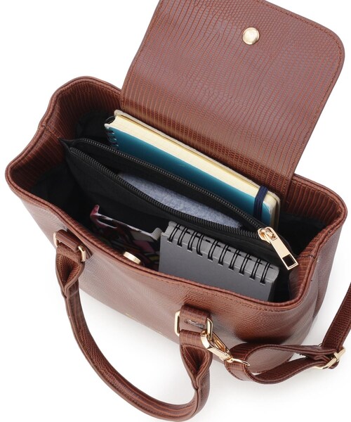 Ober Tashe(オーバータッシェ)の「被せ付きショルダー(ショルダーバッグ・レディース・ブラック/ベージュ/ブラウン系6/ピンク系・FREE)」の11枚目の写真