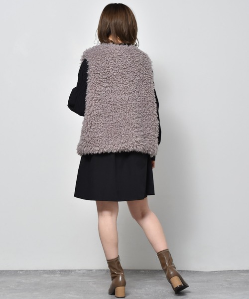 RETRO GIRL（レトロガール）の「ファーベスト（ベスト・レディース・ブラウン/アイボリー/グリーン/ライトグレー/ライトブラウン/ブラック・FREE）」の10枚目の写真