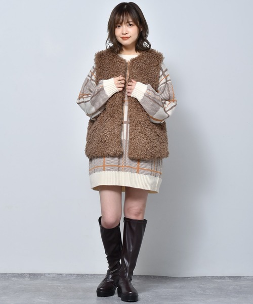 RETRO GIRL（レトロガール）の「ファーベスト（ベスト・レディース・ブラウン/アイボリー/グリーン/ライトグレー/ライトブラウン/ブラック・FREE）」の11枚目の写真