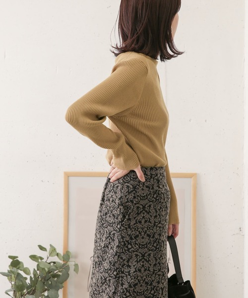 URBAN RESEARCH DOORS(アーバンリサーチドアーズ)の「タートルネックリブニット(ニット/セーター・レディース・ブラック/ベージュ/グレー系その他・ONE)」の18枚目の写真