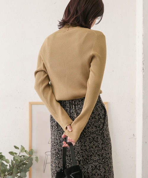 URBAN RESEARCH DOORS(アーバンリサーチドアーズ)の「タートルネックリブニット(ニット/セーター・レディース・ブラック/ベージュ/グレー系その他・ONE)」の19枚目の写真