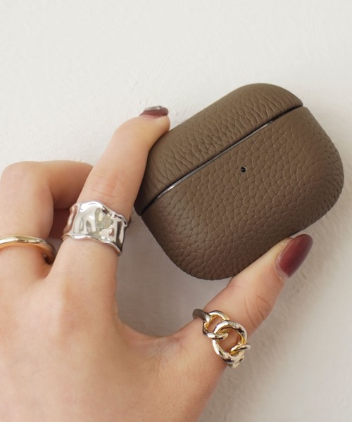 Port(ポート)の「レザーライク Airpods Pro 専用 イヤホン ケース #_(ヘッドフォン/イヤホン・レディース・ベージュ/ブルー/グリーン/イエロー/ピンク/ブラック/アイボリー/モカ・FREE)」の4枚目の写真