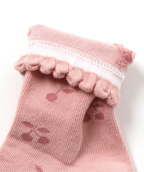 Ampersand(アンパサンド)の「女児さくらんぼ柄ソックス(ソックス/靴下・キッズ・ブラウン/ピンク/アイボリー・12/15 /18/21)」の5枚目の写真
