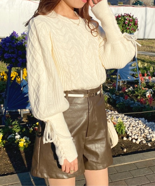 apres jour（アプレジュール）の「袖レースアップケーブルニット【ZOZOTOWN限定アイテム】（ニット/セーター・レディース・ピンク/アイボリー/モカ・X-LARGE/フリー）」の6枚目の写真