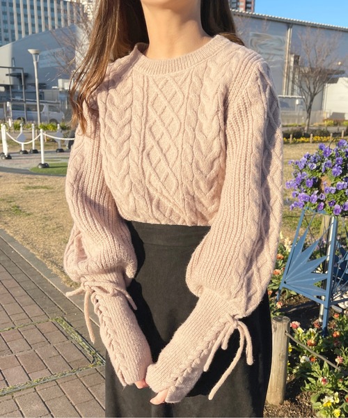apres jour（アプレジュール）の「袖レースアップケーブルニット【ZOZOTOWN限定アイテム】（ニット/セーター・レディース・ピンク/アイボリー/モカ・X-LARGE/フリー）」の15枚目の写真