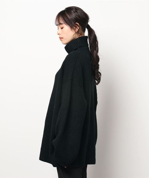 ACYM(アシーム)の「Turtle neck mini ニット(ニット/セーター・レディース・ベージュ/ブラック・FREE)」の16枚目の写真