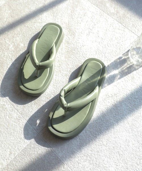 VIVIAN（ヴィヴィアン）の「厚底パデッドトングサンダル ZOZOTOWN+オフィシャルサイト限定商品（サンダル・レディース・ブラック/ダークブラウン/グリーン/アイボリー・LL/S/M/L）」の4枚目の写真