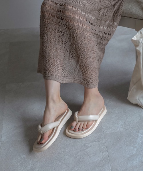 VIVIAN（ヴィヴィアン）の「厚底パデッドトングサンダル ZOZOTOWN+オフィシャルサイト限定商品（サンダル・レディース・ブラック/ダークブラウン/グリーン/アイボリー・LL/S/M/L）」の2枚目の写真