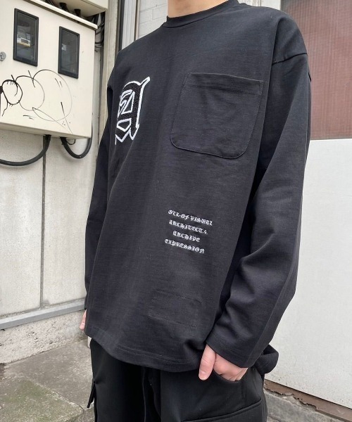 A4A(エーフォーエー)の「A4A/エーフォーエー/スタジアムログスリーブTシャツ(Tシャツ/カットソー・メンズ・ホワイト/ブラック・MEDIUM/LARGE)」の9枚目の写真