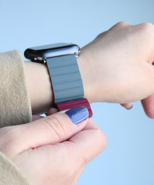 SiNCERE(シンシア)の「Apple Watch Band Silicone Magnet/アップルウォッチ バンド シリコンマグネットタイプ 38-41mm/42-44mm(デジタル腕時計・メンズ・ブラック/ブルー/グリーン/ブラック系その他/グレー系その他/イエロー×ブラック/イエロー×グレー/ブラック系その他2/グレー系その他2・38/42)」の10枚目の写真