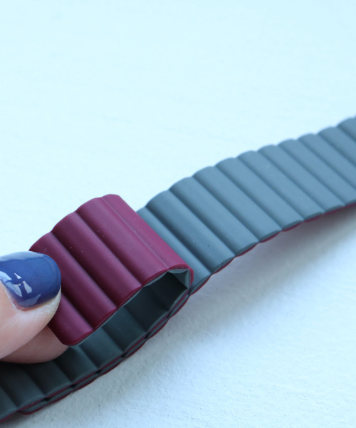 SiNCERE(シンシア)の「Apple Watch Band Silicone Magnet/アップルウォッチ バンド シリコンマグネットタイプ 38-41mm/42-44mm(デジタル腕時計・メンズ・ブラック/ブルー/グリーン/ブラック系その他/グレー系その他/イエロー×ブラック/イエロー×グレー/ブラック系その他2/グレー系その他2・38/42)」の12枚目の写真