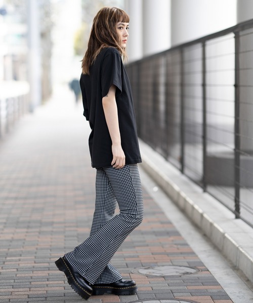 X-girl（エックスガール）の「WRIGGLING LOGO S/S TEE/エックスガール　ロゴTシャツ（Tシャツ/カットソー・レディース・ホワイト/ブラック/ライトブルー・S/M/L/XL）」の5枚目の写真