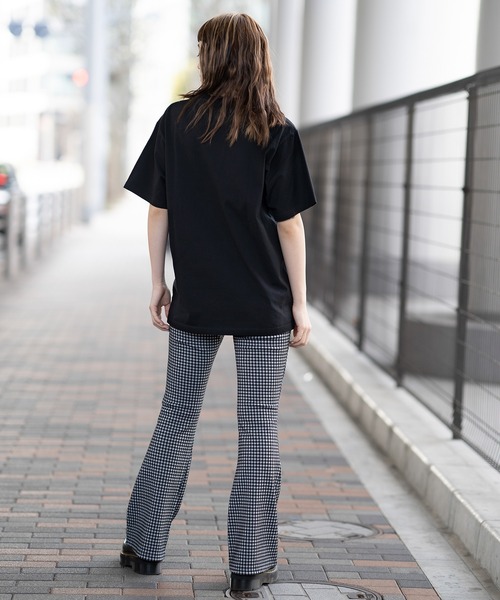 X-girl（エックスガール）の「WRIGGLING LOGO S/S TEE/エックスガール　ロゴTシャツ（Tシャツ/カットソー・レディース・ホワイト/ブラック/ライトブルー・S/M/L/XL）」の6枚目の写真