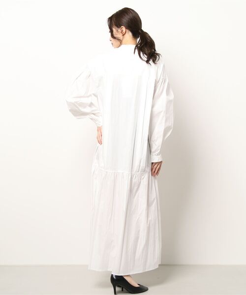 LOUNGEDRESS(ラウンジドレス)の「【CHIGON/シニヨン】タイプライターティアードワンピース(ワンピース・レディース・オフホワイト/ブルー・FREE)」の4枚目の写真