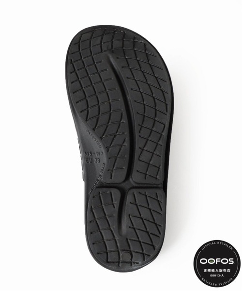 Spick & Span（スピックアンドスパン）の「≪追加≫【OOFOS】 Original（サンダル・レディース・ブラック/ベージュ/ホワイト/ブラウン・23/24/25）」の16枚目の写真