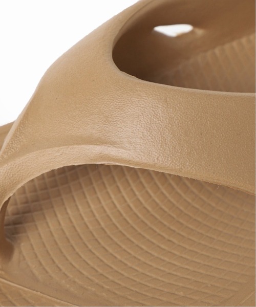 Spick & Span（スピックアンドスパン）の「≪追加≫【OOFOS】 Original（サンダル・レディース・ブラック/ベージュ/ホワイト/ブラウン・23/24/25）」の14枚目の写真